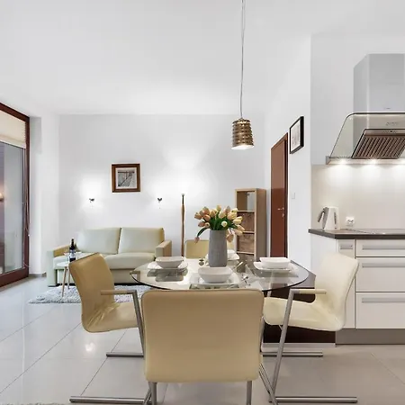 Lesna 17 By Renters Apartment Wiselka