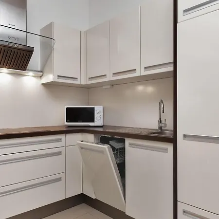 Lesna 17 By Renters Apartment *